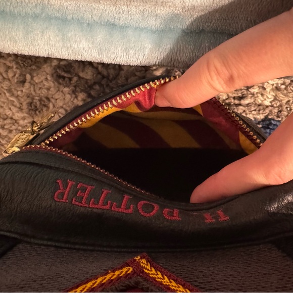 Loungefly Harry Potter Gryffindor Uniform Backpack robe tie
